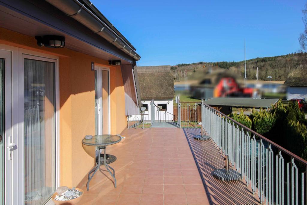Hafenblick vom Balkon