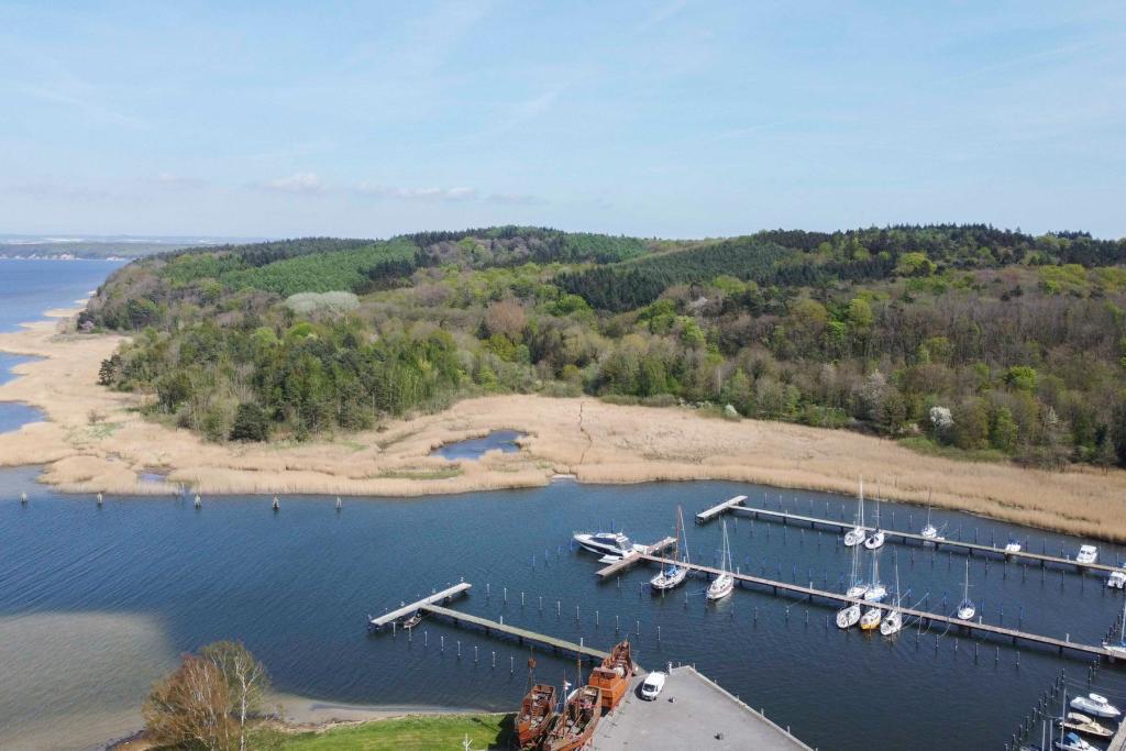 Umgebung mit Hafen