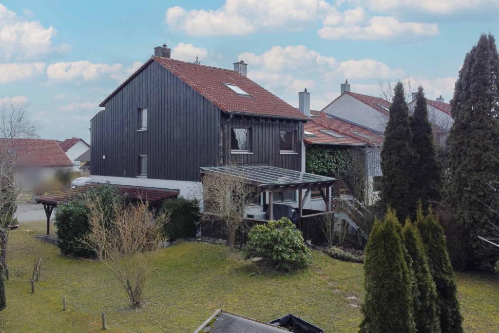 Außenansicht + Garten