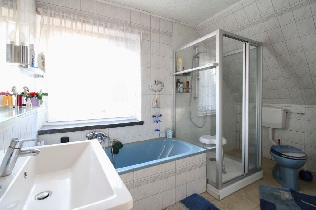 Tageslichtbadezimmer OG