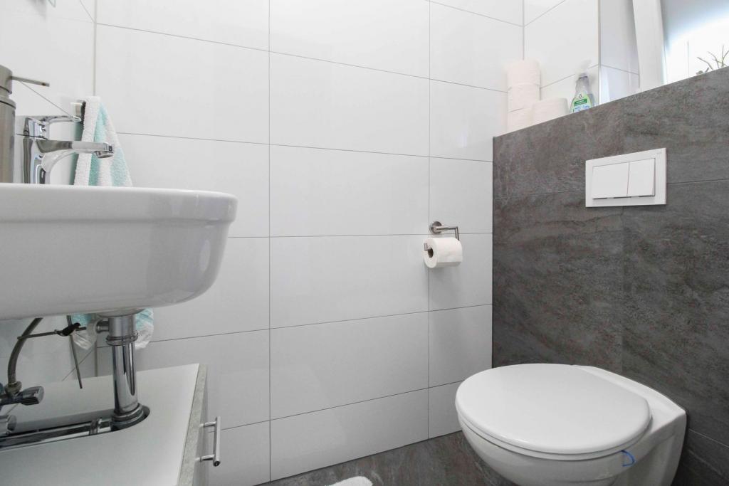 Gäste-WC EG