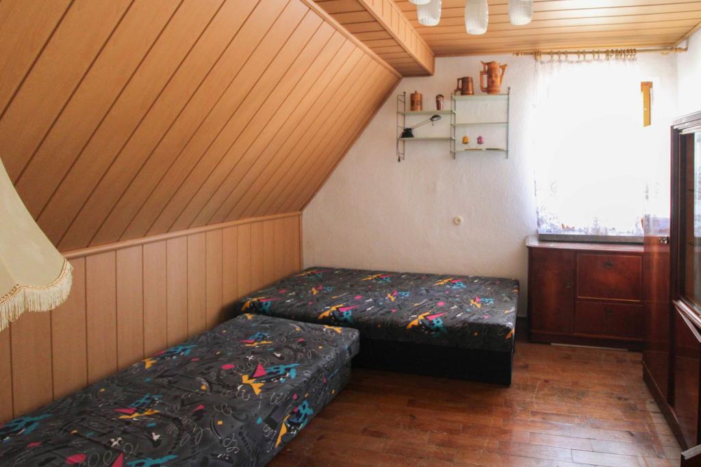 Schlafzimmer 2