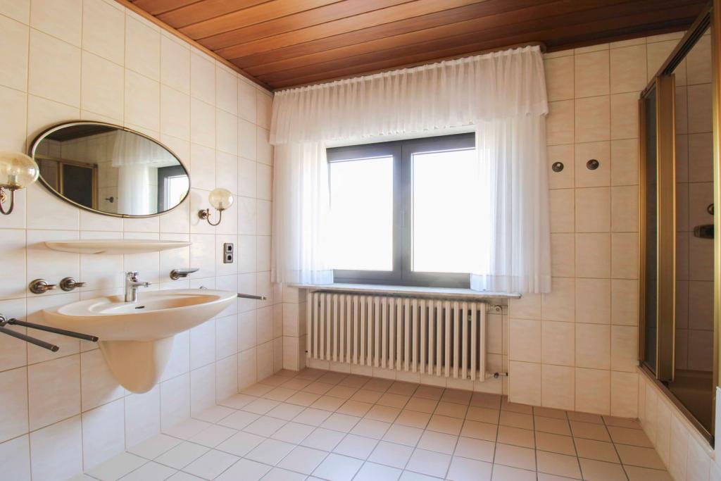 Bad _ Waschtisch 1.OG