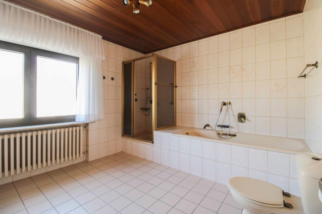 Bad _ Badewanne 1.OG