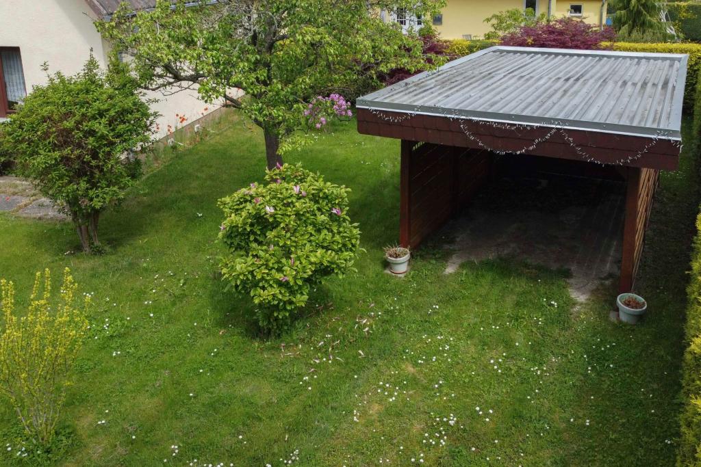 Neu Carport