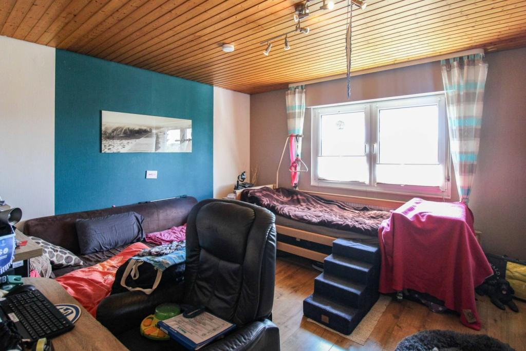 Schlafzimmer 1