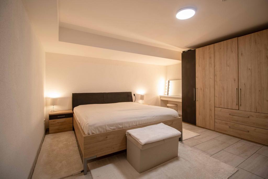 Schlafzimmer UG