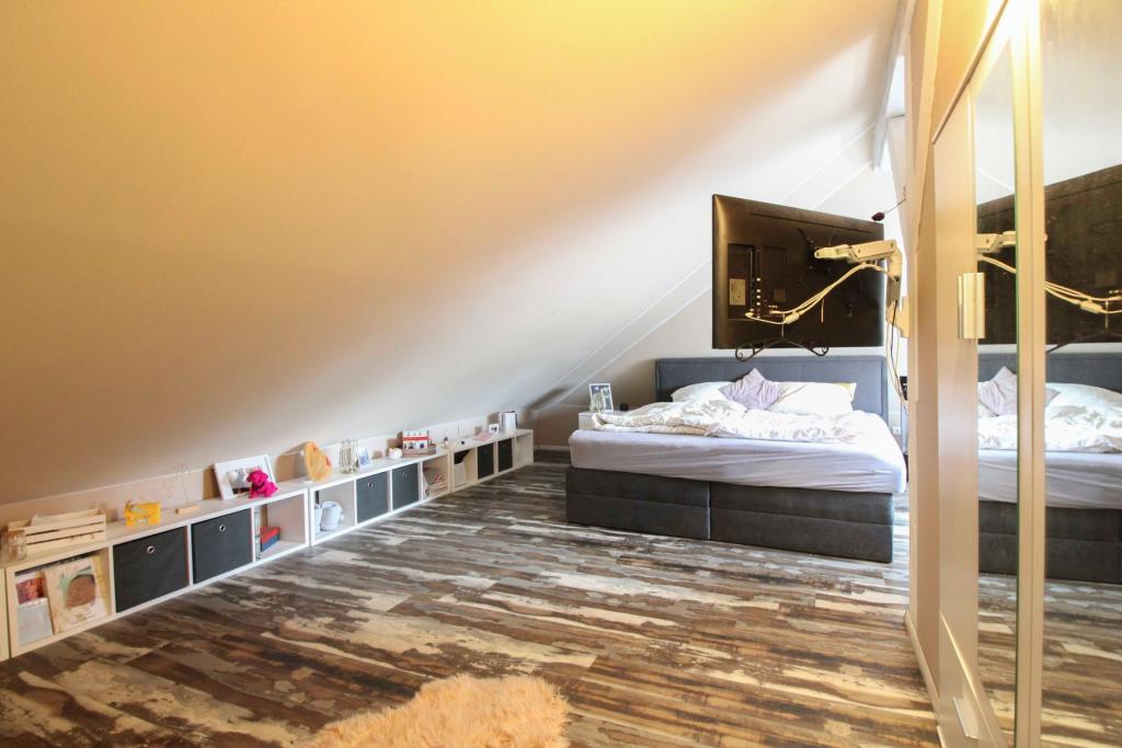 Schlafzimmer 4 DG