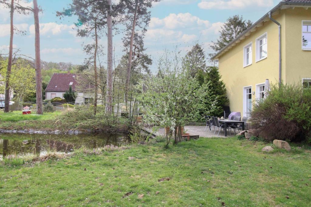 Terrasse mit See
