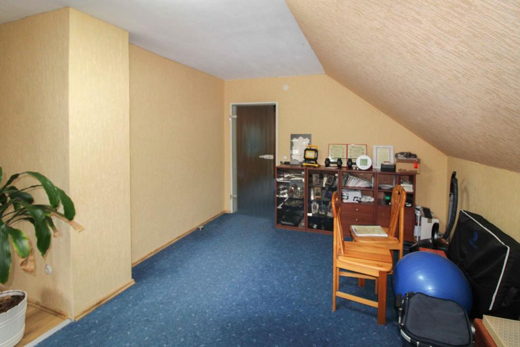 Zimmer 2 OG