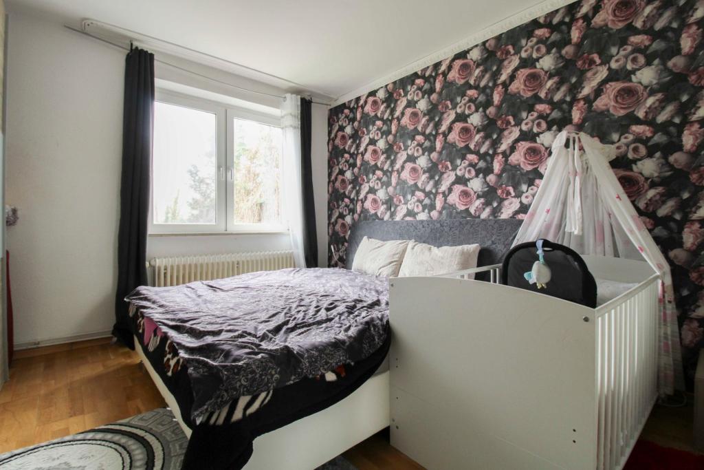 Schlafzimmer 1