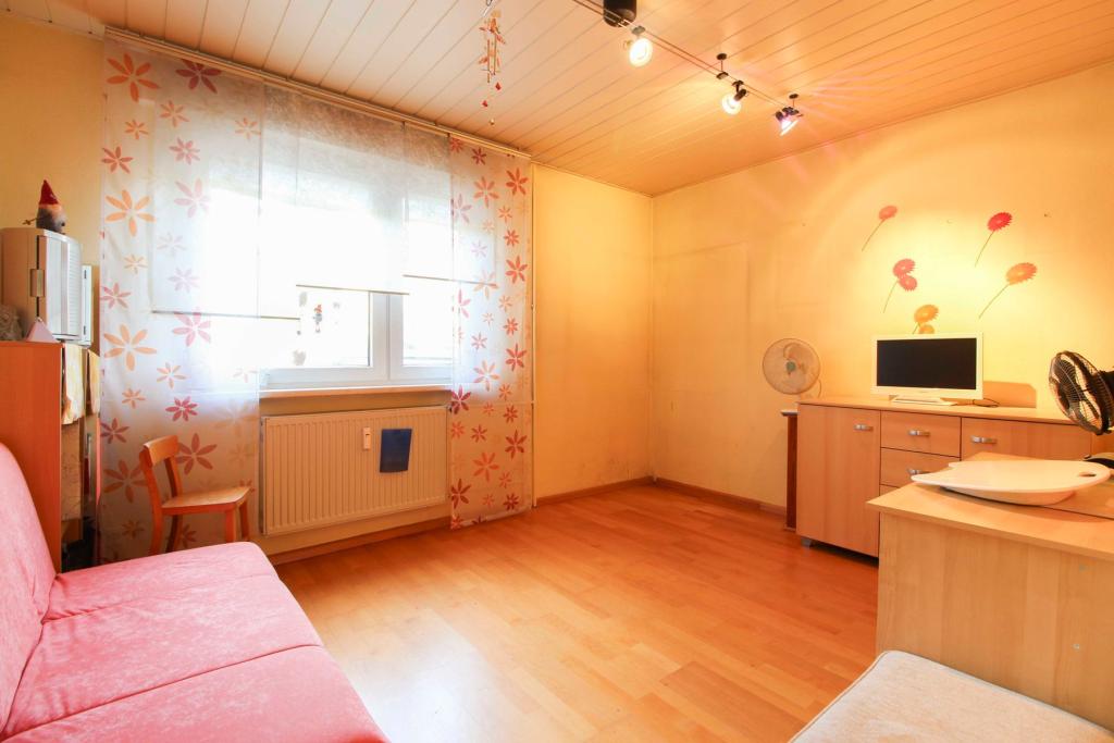 Schlafzimmer 2 WHG. 1 EG