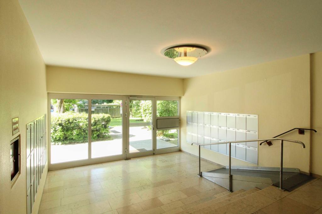 Foyer mit Blick zum Ausgang