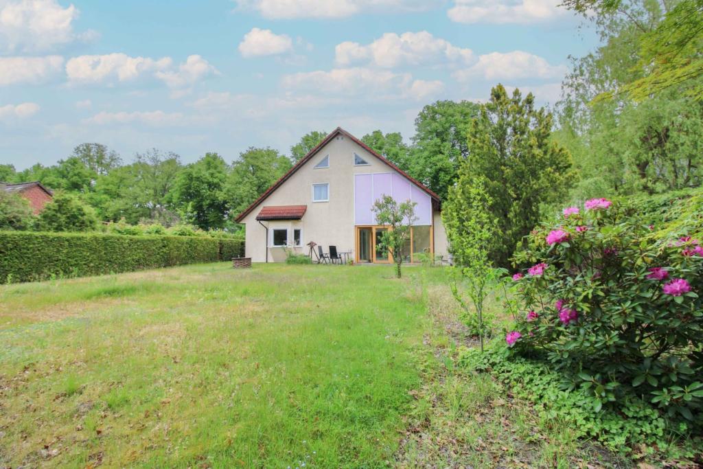 Garten und Außenansicht