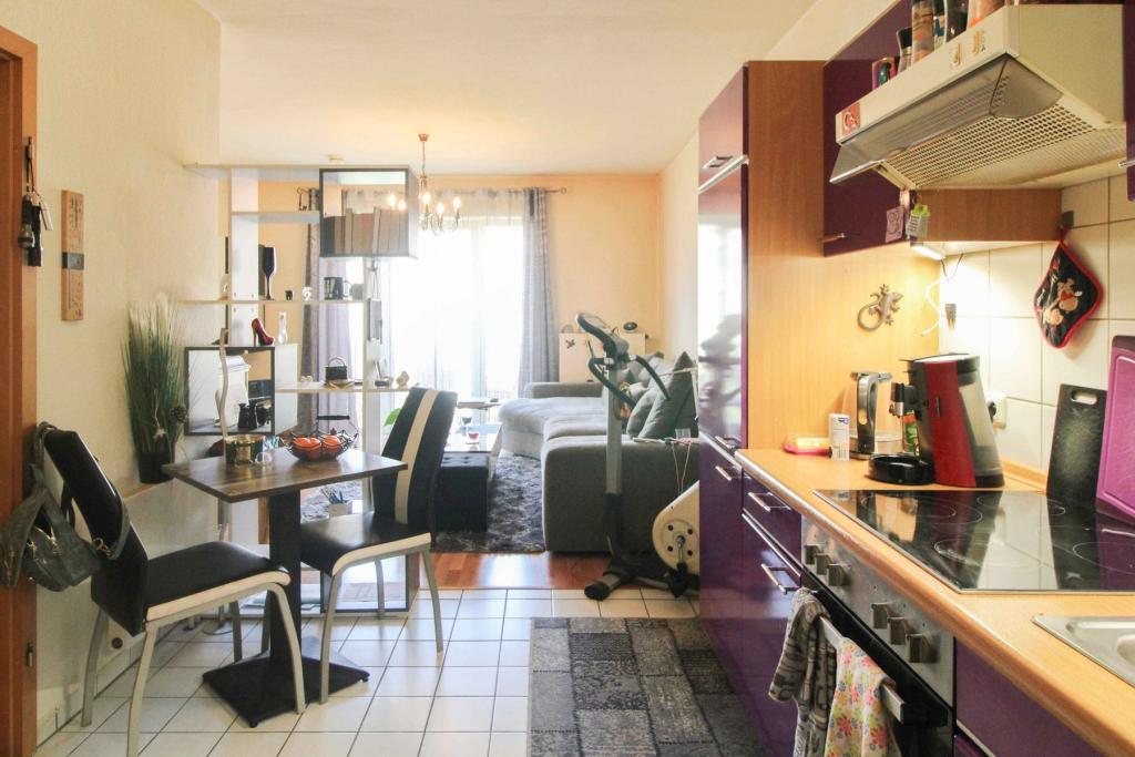 Küche mit offenem Wochnzimmer