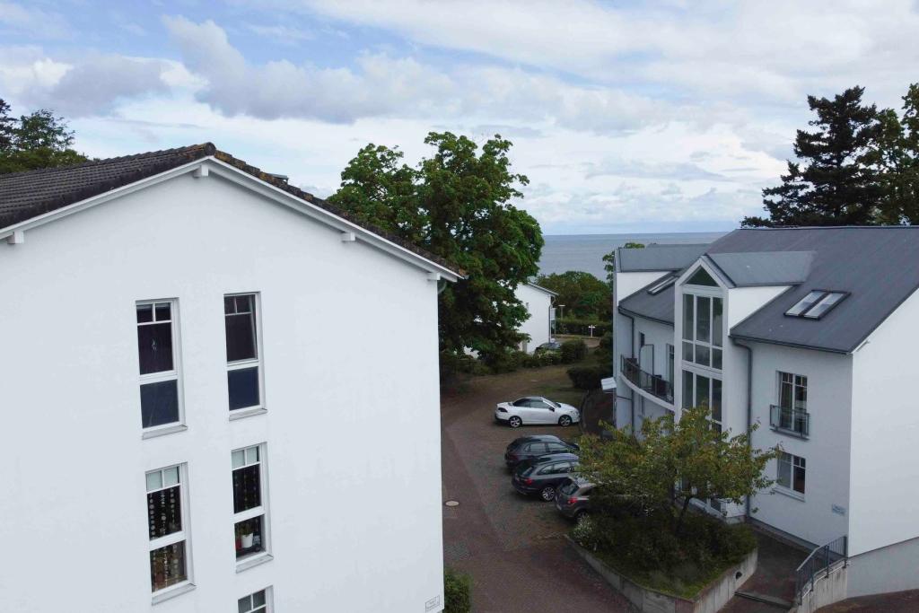 Ihr Parkplatz plus Aussicht aufs Meer