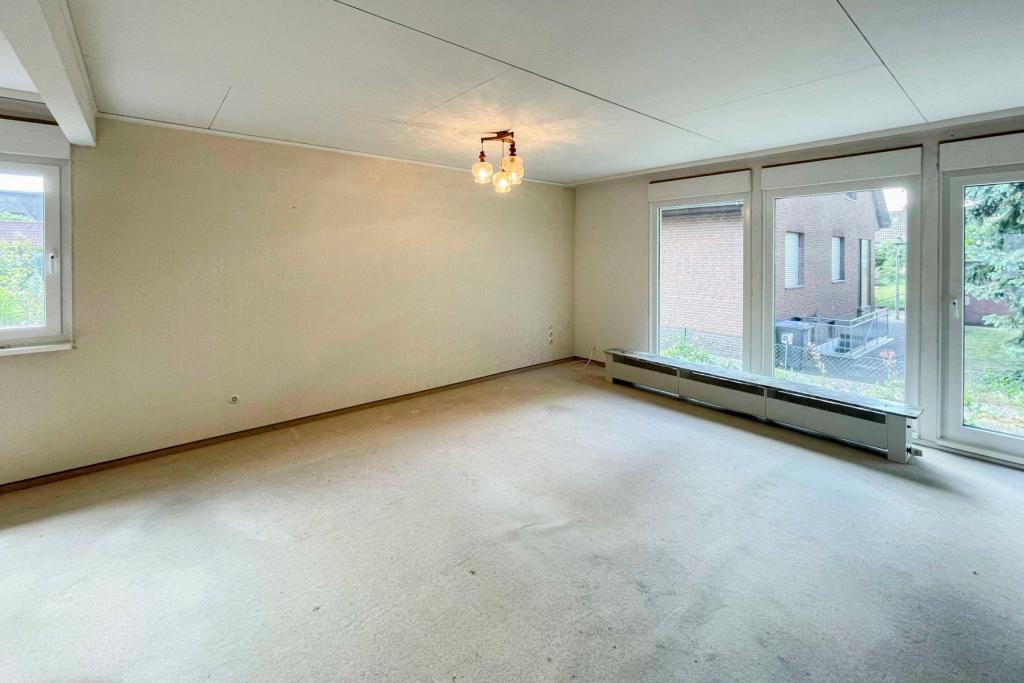 Wohnzimmer_Blick_zur_Terrasse