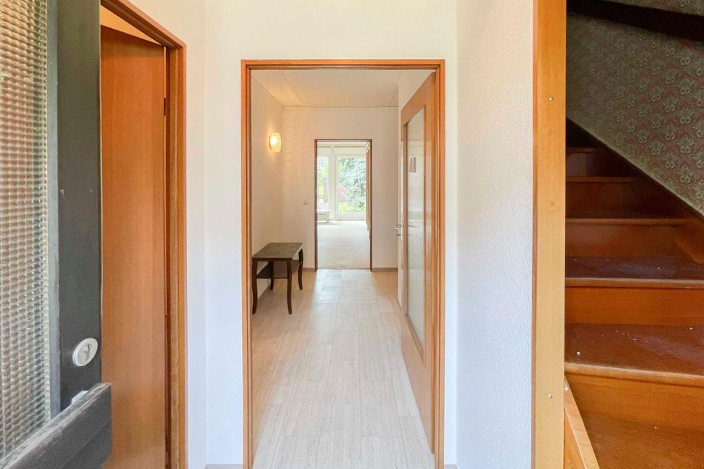 Flur_mit_Treppe_zum_Dach