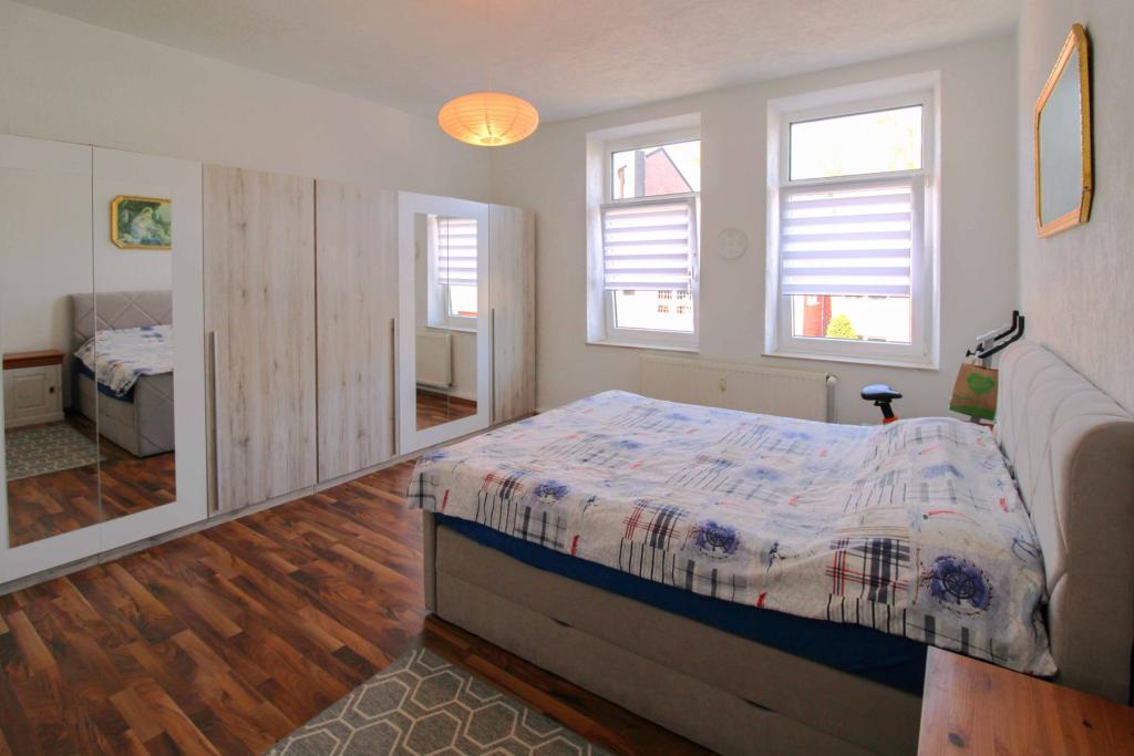 Schlafzimmer I - Wohnung OG