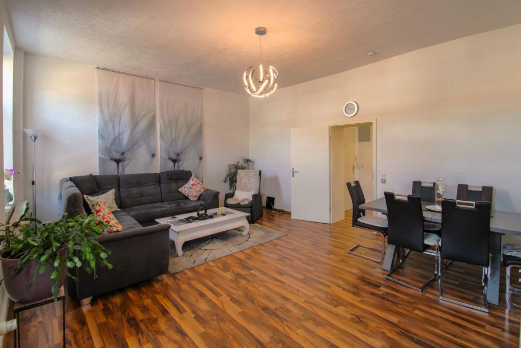 Wohnzimmer - Wohnung  OG