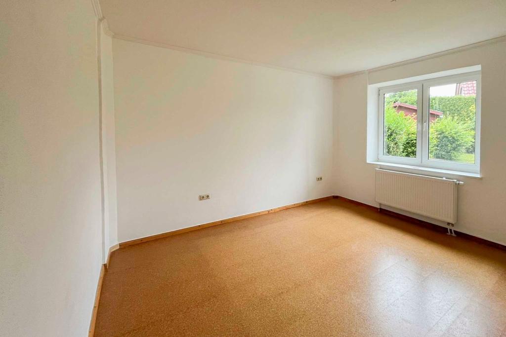 Schlafzimmer 2 in Richtung Garten