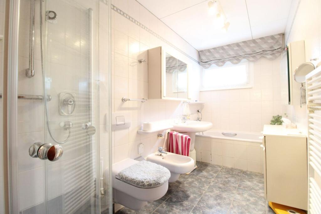 Badezimmer EG