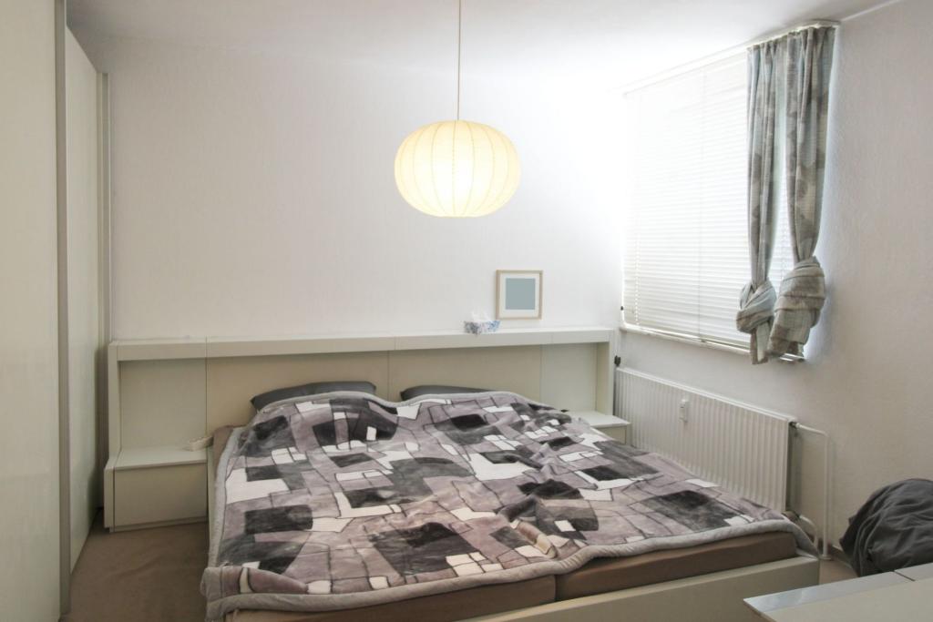 Schlafzimmer 1