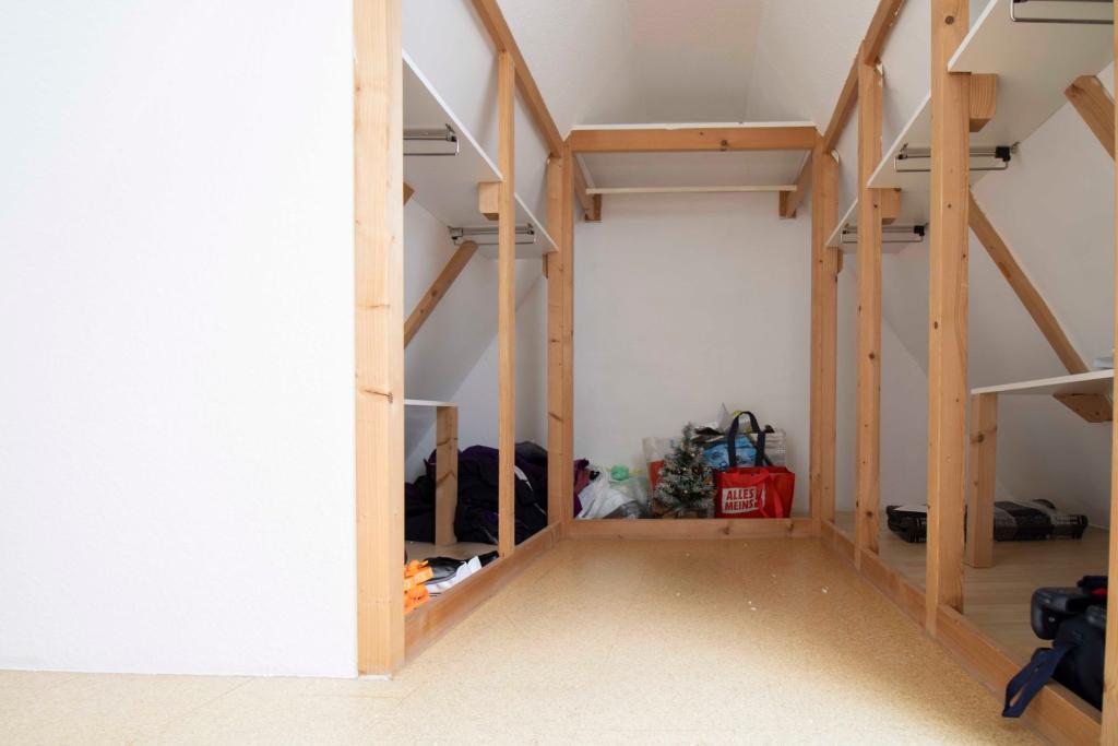 Boden mit Stauraum