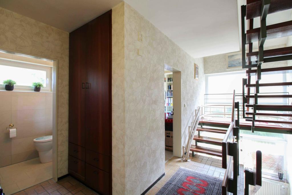 Flur und Treppe