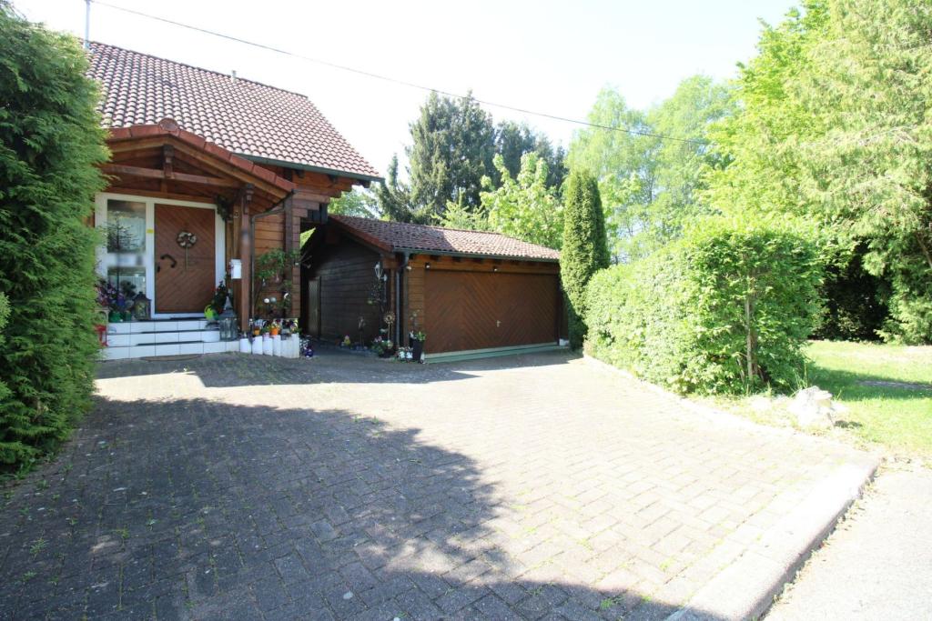 Hofeinfahrt (2)