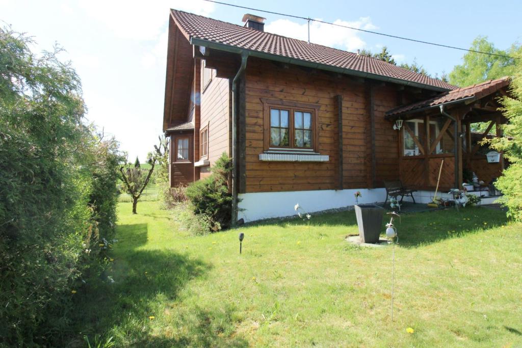 Außenansicht + Garten