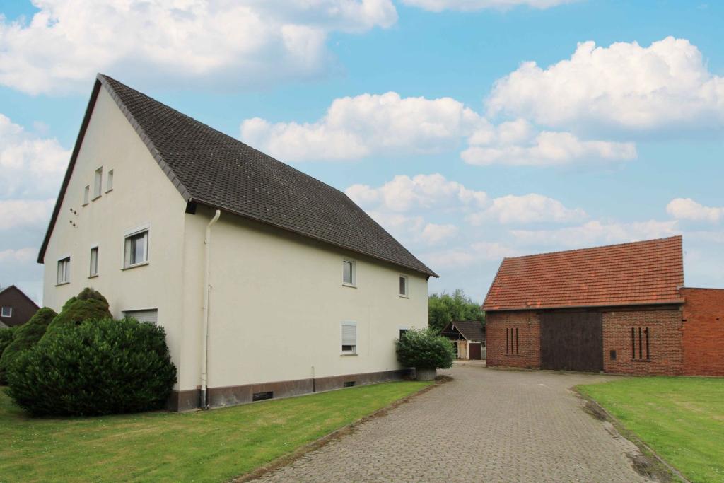 Wohnhaus und Scheune
