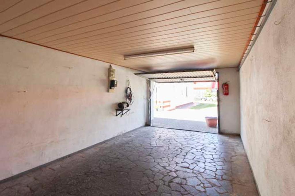 Garage mit Werkstatt