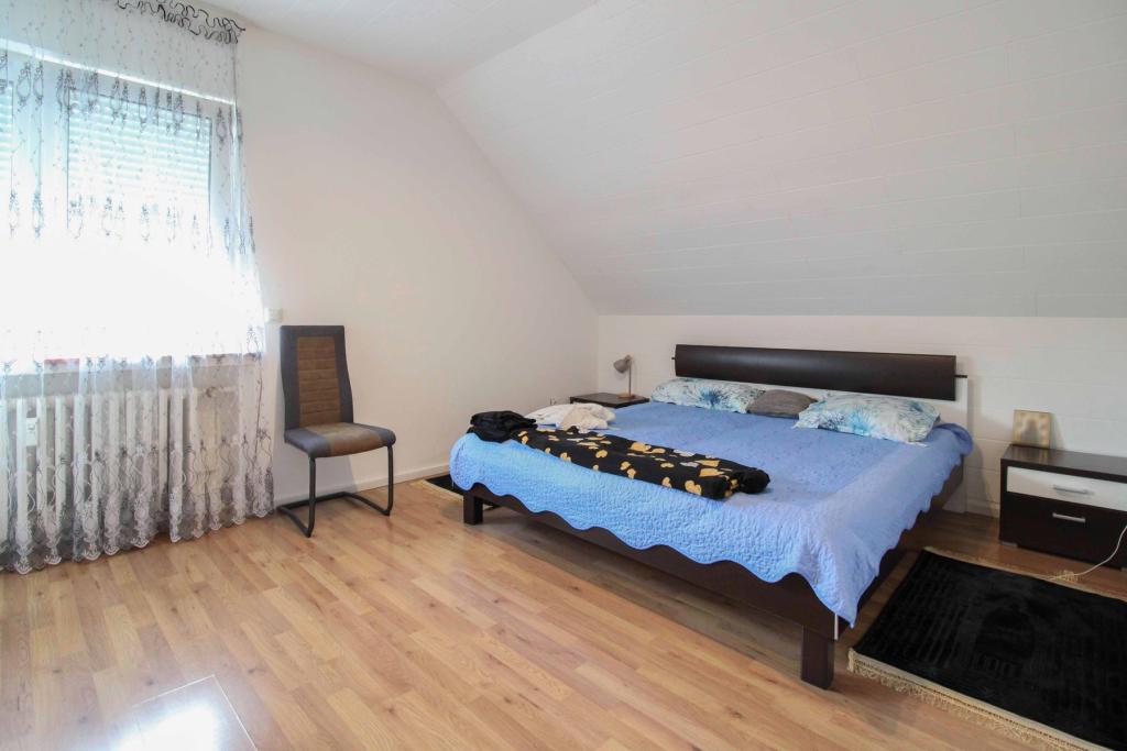 07 Schlafzimmer DG