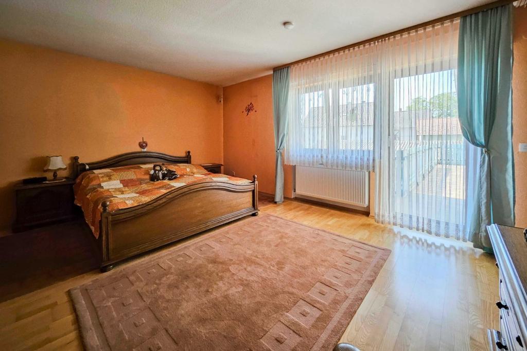 Schlafzimmer 4
