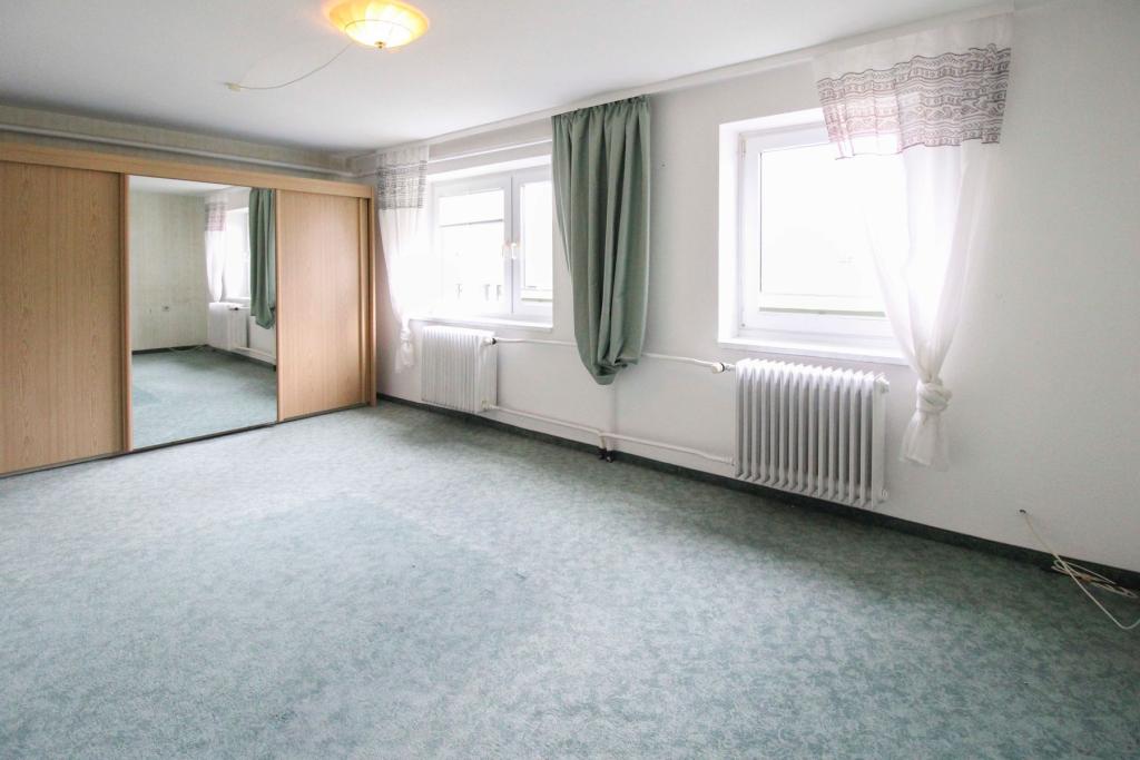 Schlafzimmer (2)