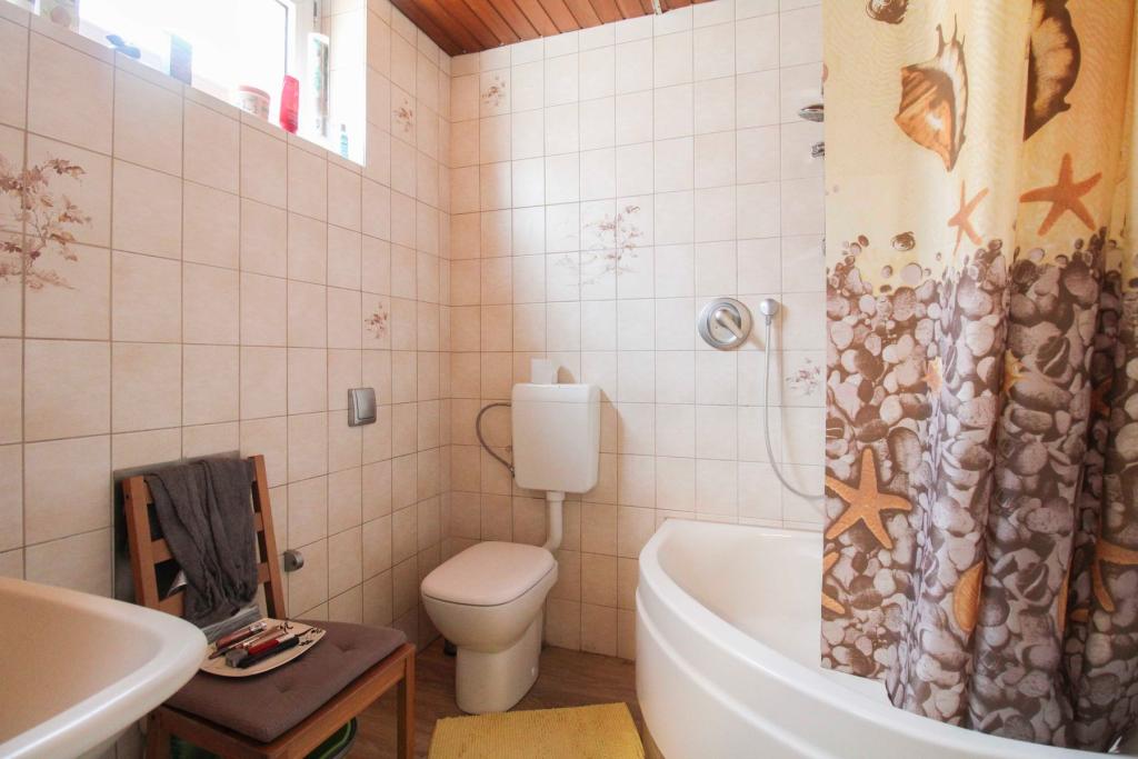 Badezimmer EG