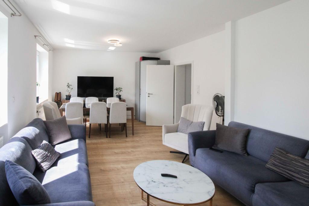 Wohn-und Esszimmer(2)
