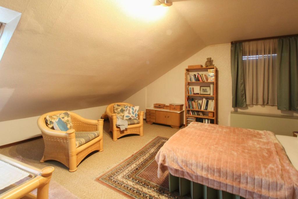 1. Schlafzimmer DG