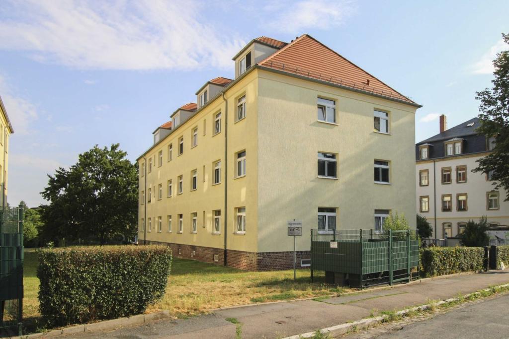 Hausansicht straßenseitig 02