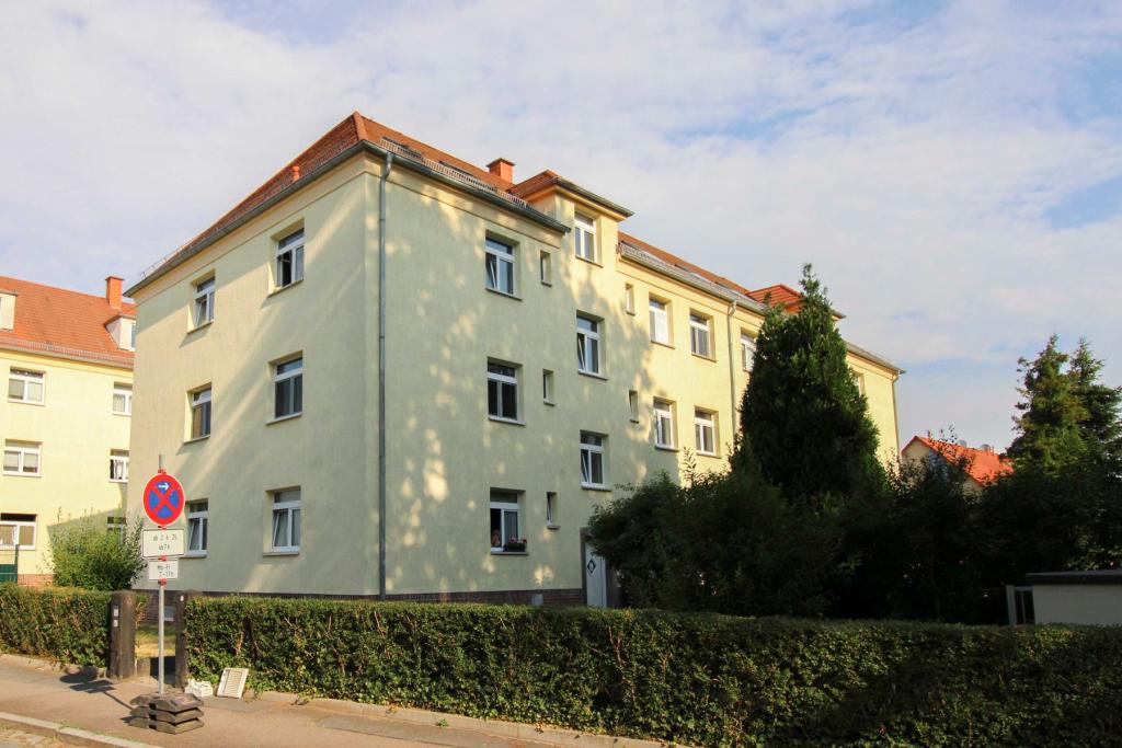 Hausansicht straßenseitig 03