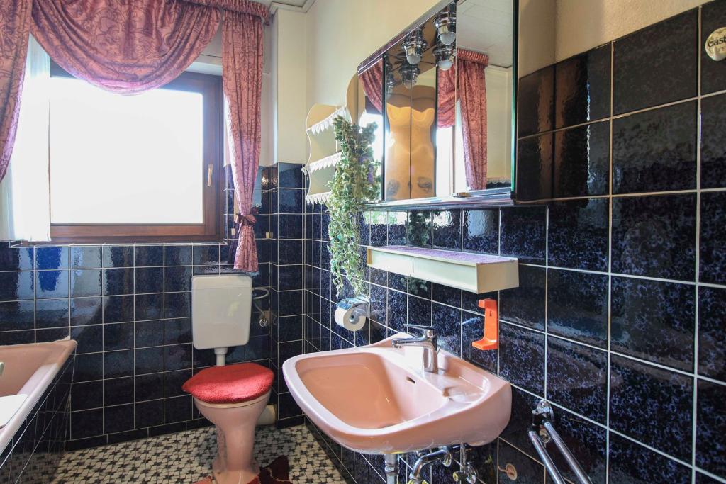 07_Badezimmer_EG_Sicht2