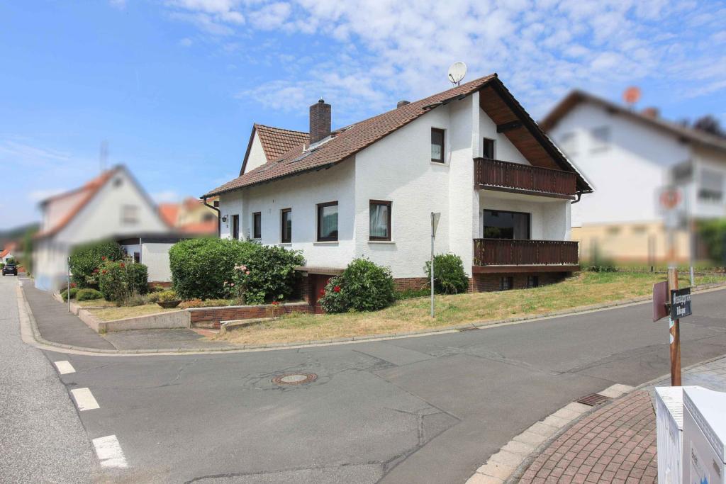 02_Hausfront_2