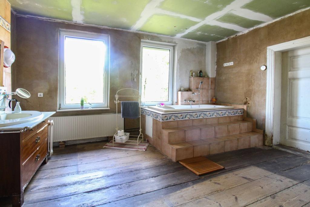 Badezimmer EG (2)