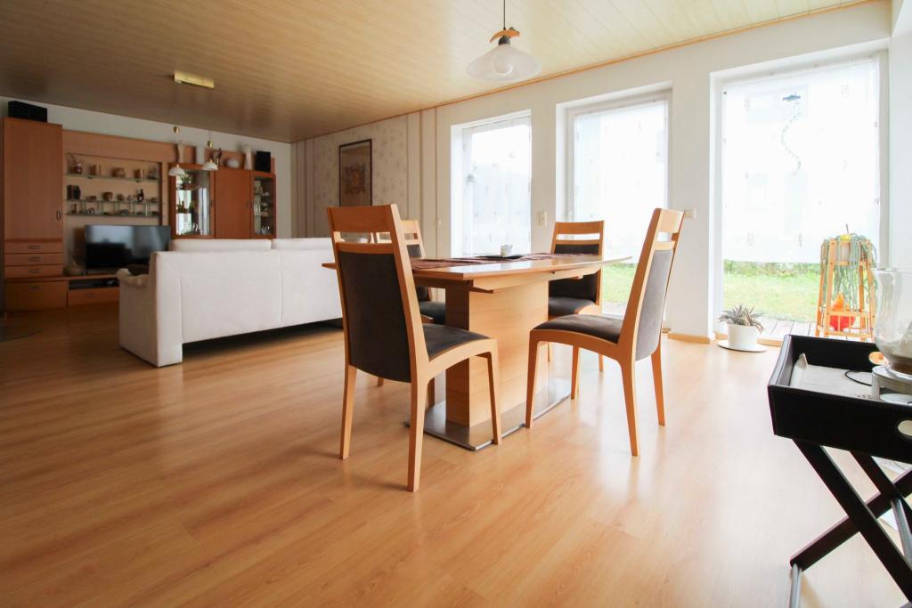 Ess- und Wohnzimmer EG Bild 2