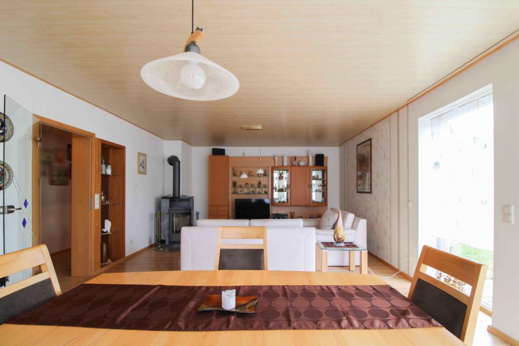 Ess- und Wohnzimmer EG Bild 1
