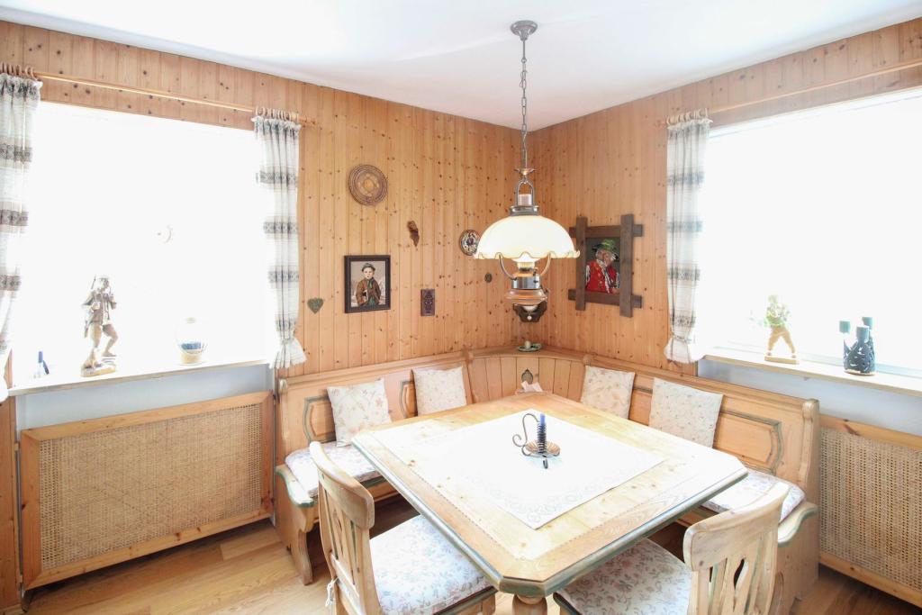 Haus 1: Esszimmer