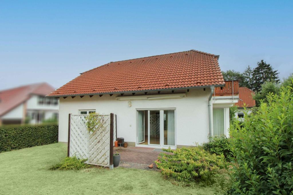 Hausansicht Garten 01