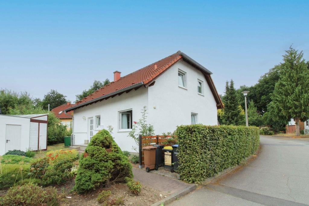 Hausansicht straßenseitig 01