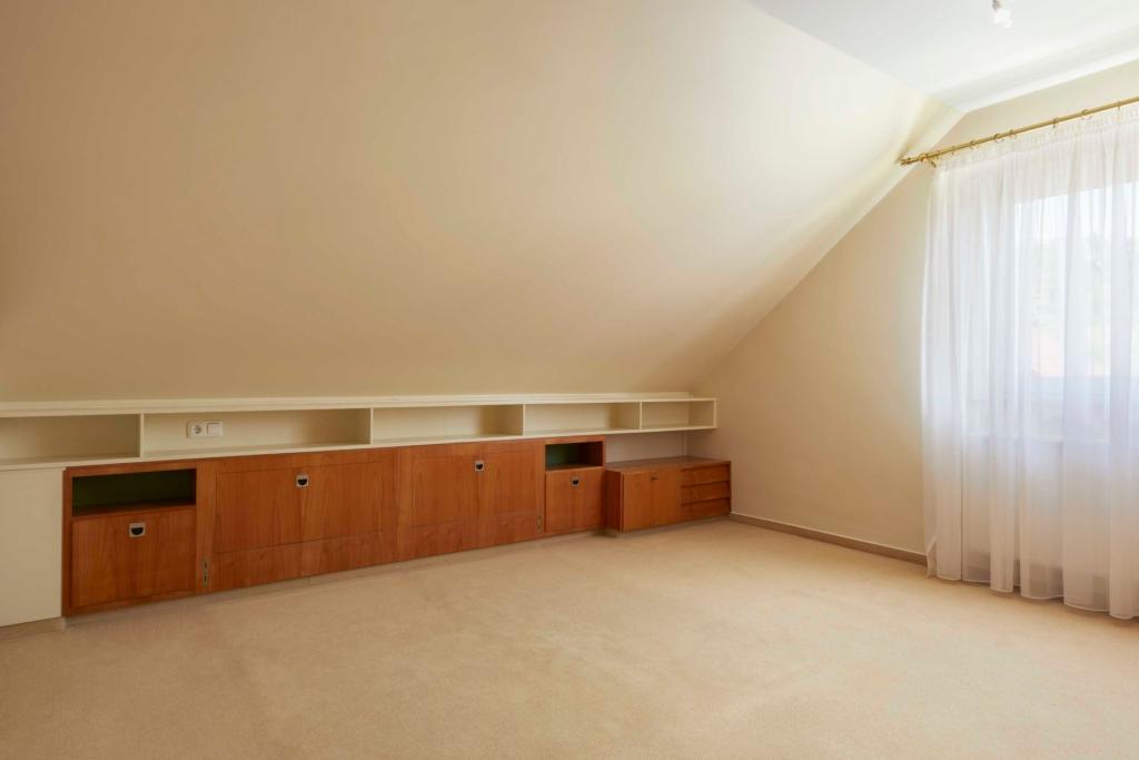 Schlafzimmer Dachgeschoss Blick 2